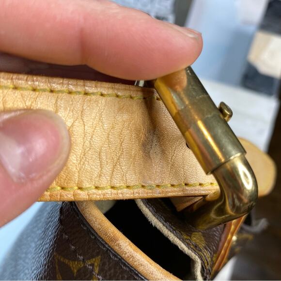 Louis Vuitton Monogram Hudson PM Vintage Shoulder Bag - Picture 16 of 16